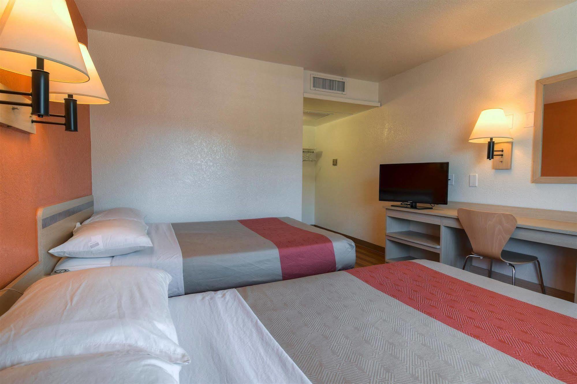 Motel 6-Jurupa Valley, Ca - Riverside West Exterior photo